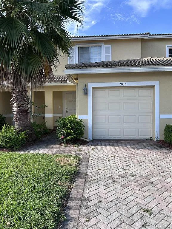 2 bed, 2.5 bath, 1230 sqft, $2,600 — Photo 1