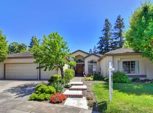 8945 Royal Gate Way, Elk Grove, CA 95624