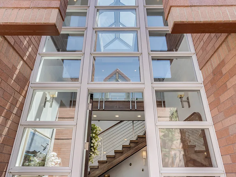 708 E Hyman Ave #708 — Photo 3