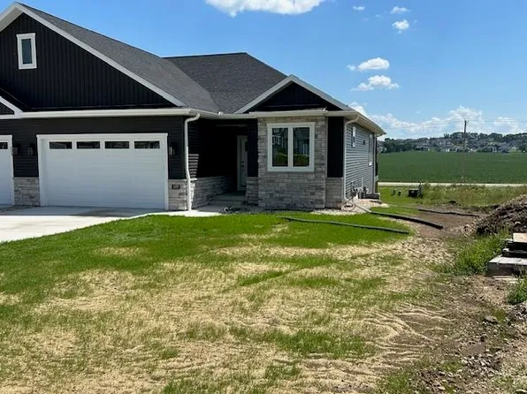 1209 Tivoli Cir, Oregon, WI 53575