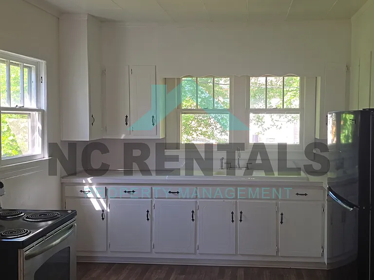 1314 Front St — Photo 9