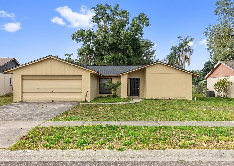 1st image of 17635 Meadowbridge Dr