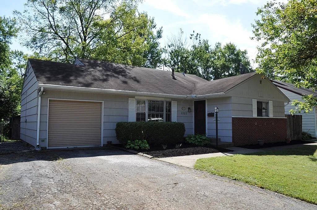 1322 Country Club Rd photo 1