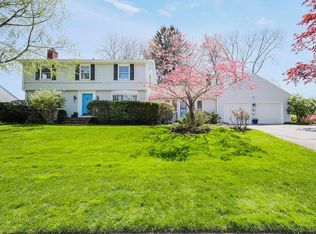 170 Summit Dr, Cranston, RI 02920