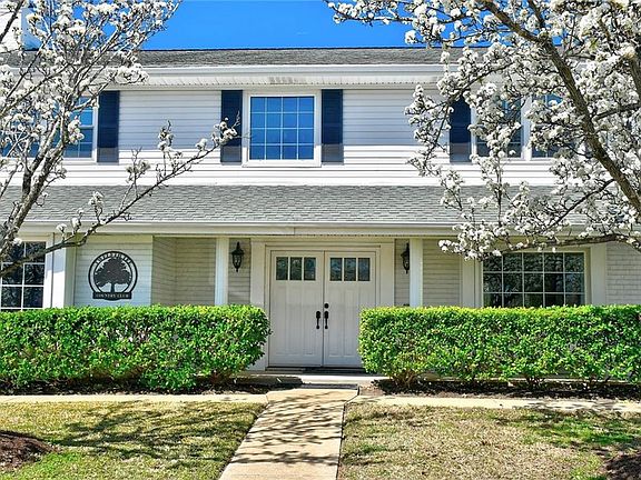5th image of 979 Belspring Dr