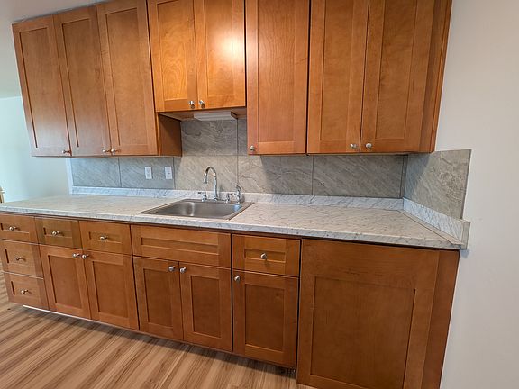 4th image of 613 W Emerson St APT 101