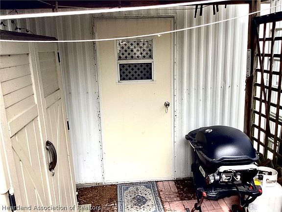 5th image of 451 S Velva Cir