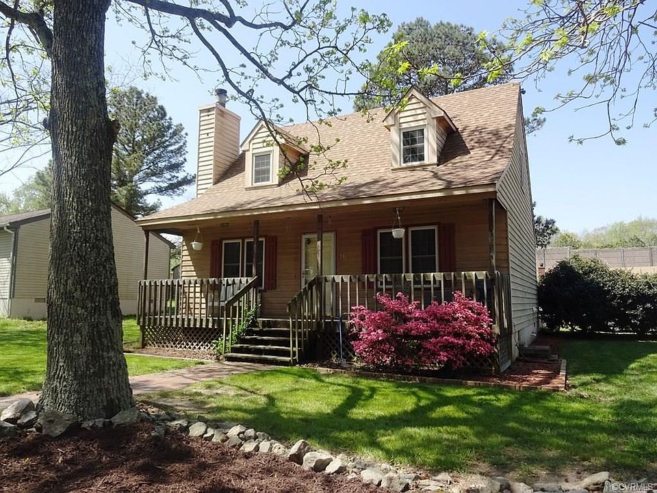 1st image of 310 Pin Oak Dr