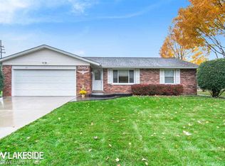 5092 Bernice Dr, Almont, MI