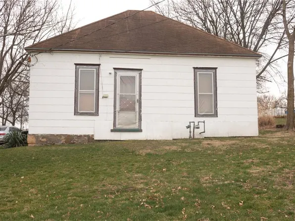904 W Nelson St, Savannah, MO 64485