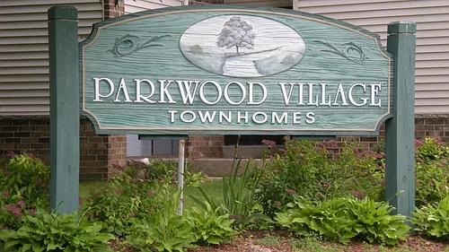 Parkwood Village Townhomes — Photo 30