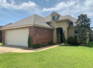 136 Sugarcreek Dr, Youngsville, LA 70592