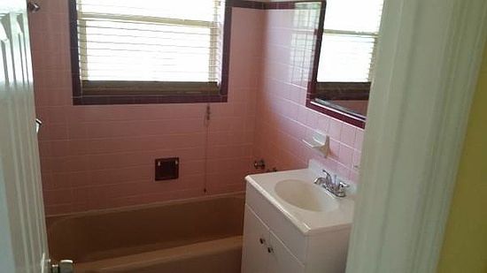 4th image of 919 S B St