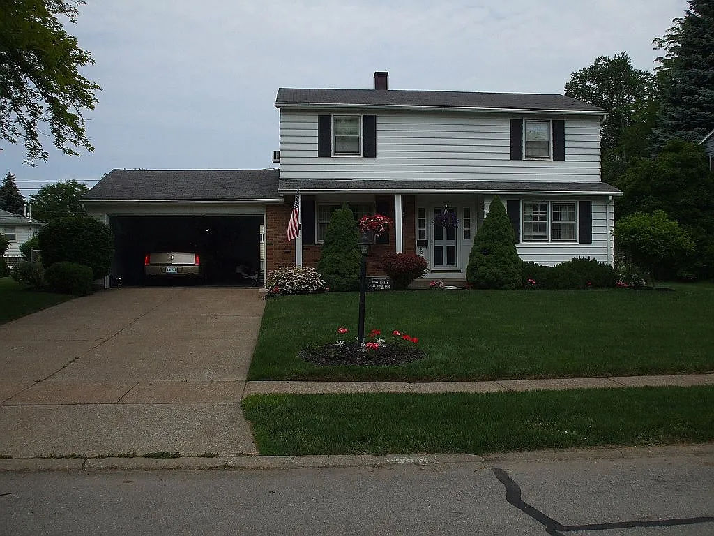 3021 Hinde Ave photo 1