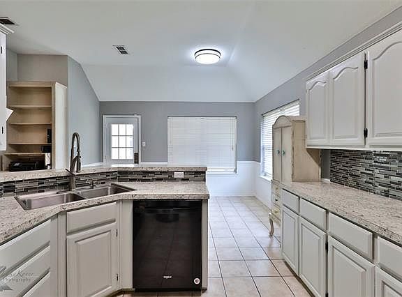 3rd image of 4025 Karen Dr