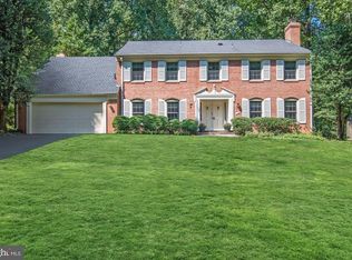 13 Savannah Ct, Bethesda, MD 20817