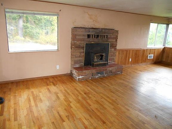 3rd image of 529 W Harvard Ave