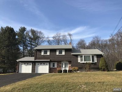 24 Rustic Dr, Waldwick, NJ, 07463