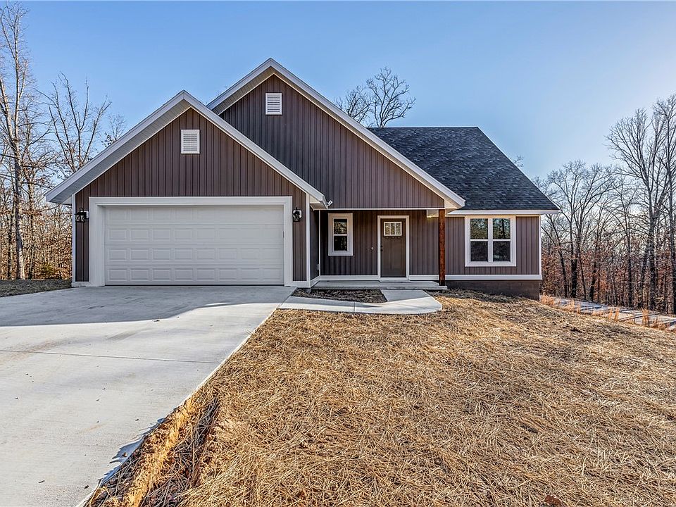 1st image of 17 Grantham Cir