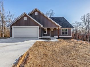 17 Grantham Cir, Bella Vista, AR 72714