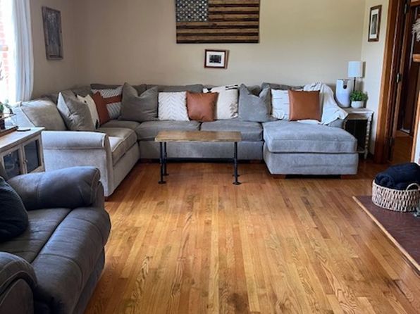 70 Sunny Knoll Ln, Natural Bridge, VA 24578