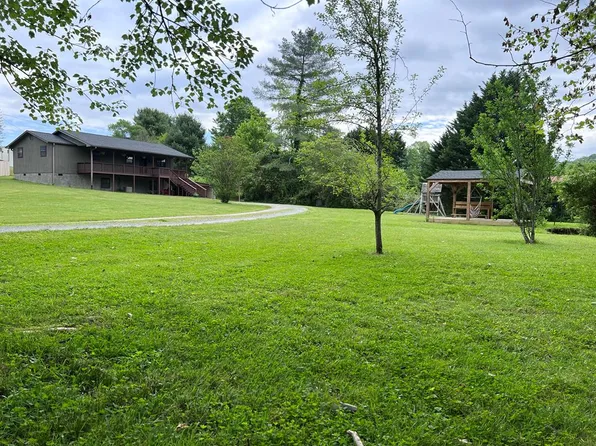 112 Hayes Rd, Marble, NC 28905