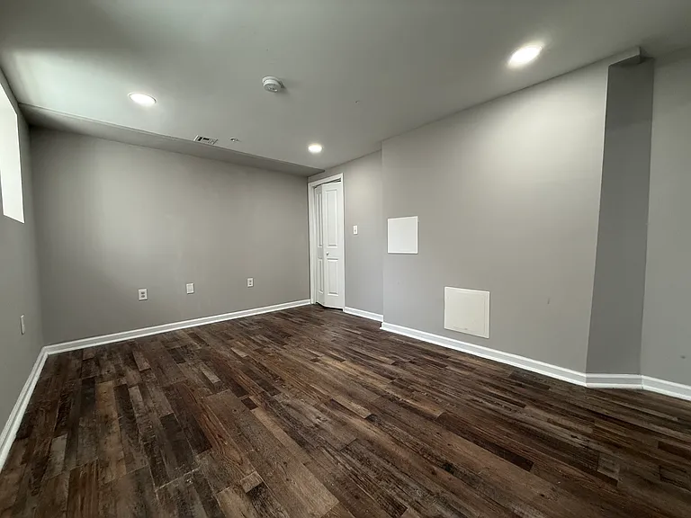 537 N 64th St #1 — Photo 15