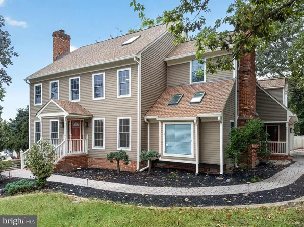 7 Foxhall Cir, Fredericksburg, VA 22407
