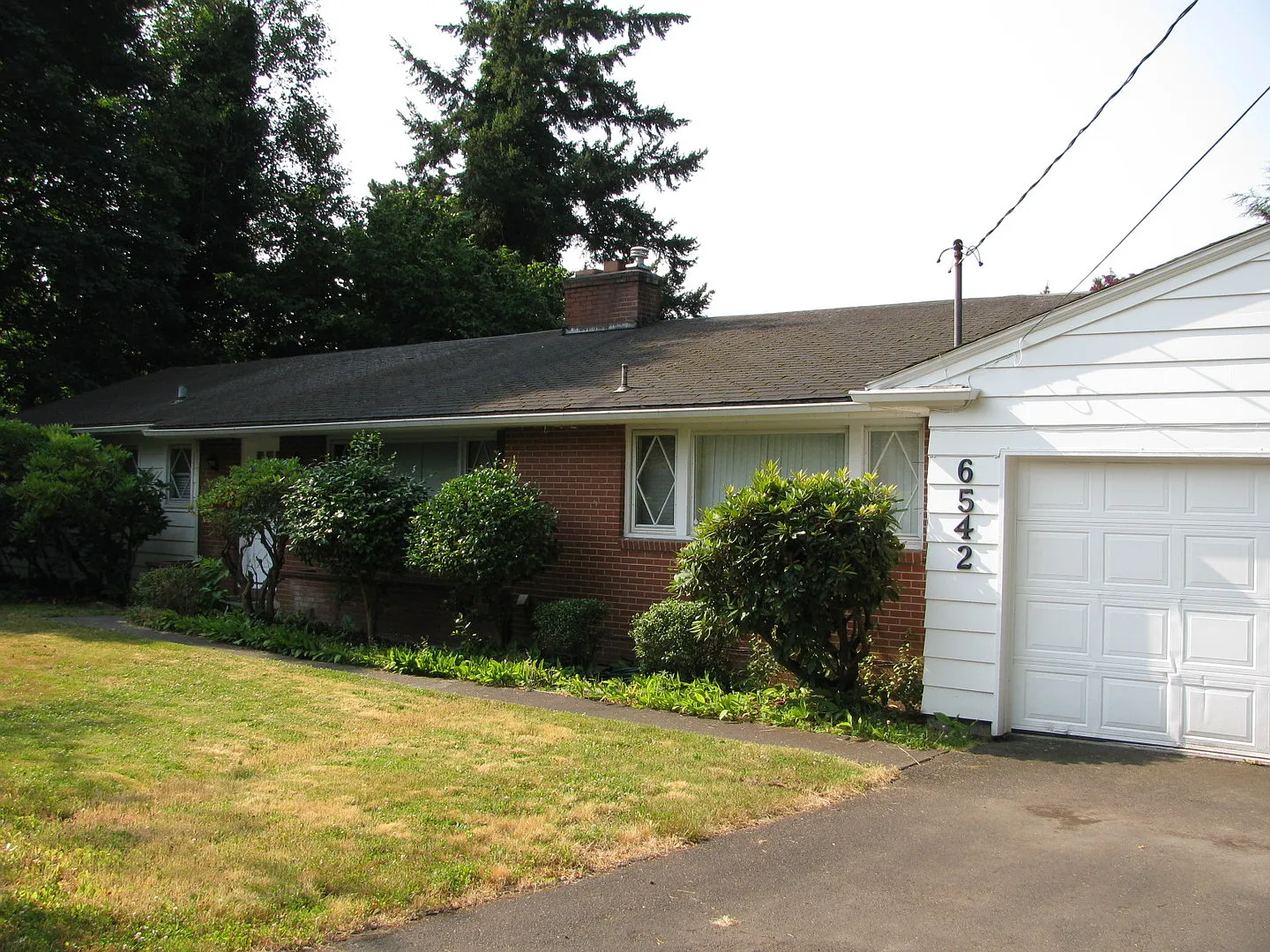 6542 SW Seymour Street ~ Beautifully Refreshed Single Level Home! — Photo 2