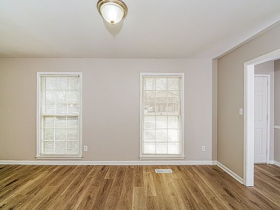 5th image of 330 38th Ave NE