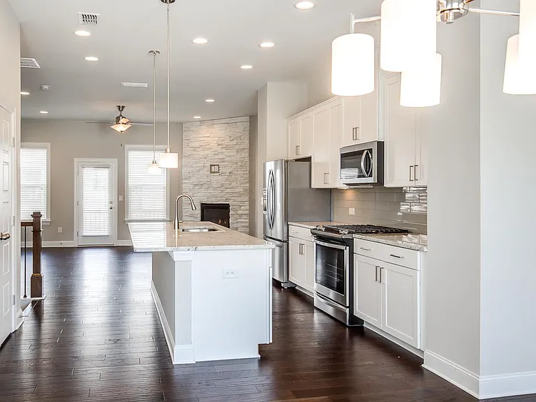 2044 Rockledge Rd NE — Photo 5