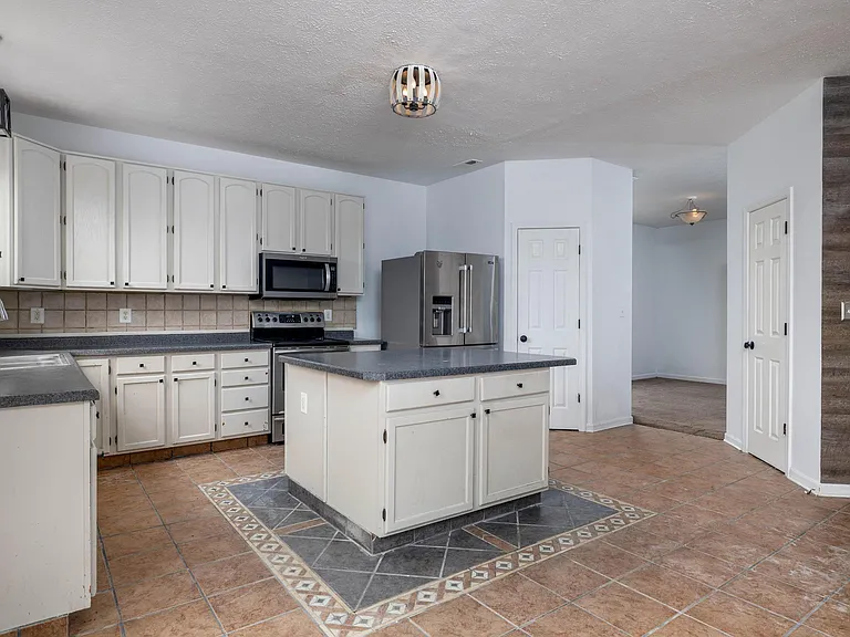 16776 Greensboro Dr — Photo 28