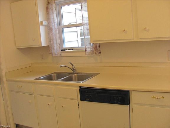 5th image of 5195 Haverford Dr