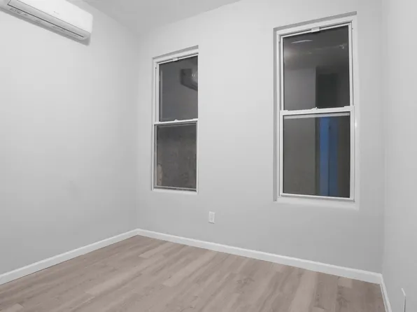 2448 Webb Avenue image 12 of 27