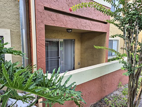 4th image of 650 Kenwick Cir