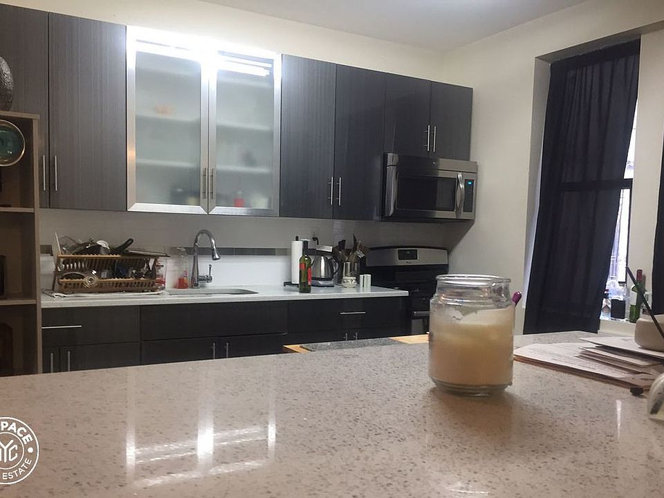 2nd image of 20 Crooke Ave APT 2c