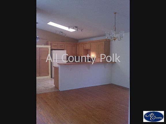 3rd image of 1675 Lagoon Cir