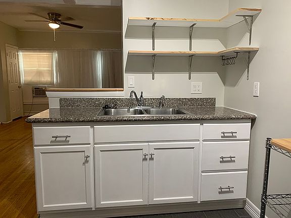 4th image of 1108 S Detroit Ave APT B2