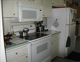 4th image of 3281 Skene Ter