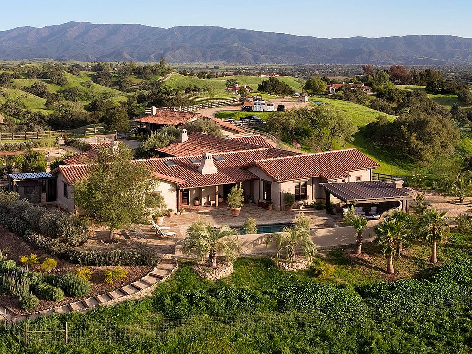 1st image of 3170 Avenida Caballo