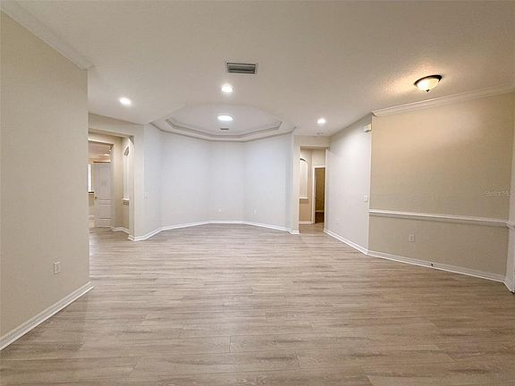 5th image of 12947 Runswick Ave