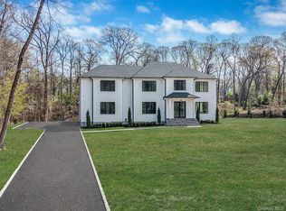 9 Wilderness Road, Nissequogue, NY 11780