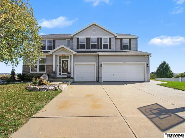 10915 S 113th St, Papillion, NE 68046