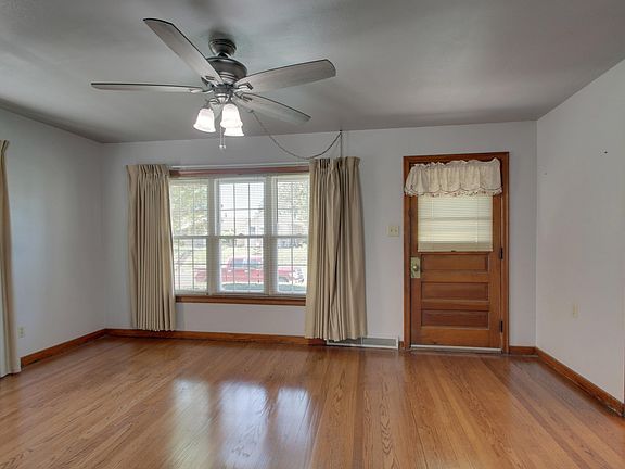 3rd image of 2415 Cherry St