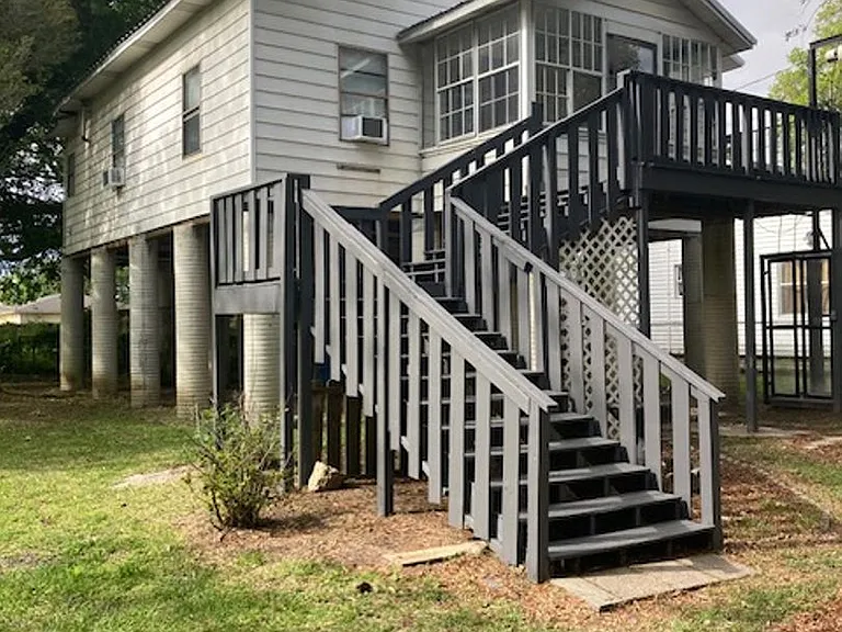 608 Sarrazin Ave — Photo 1