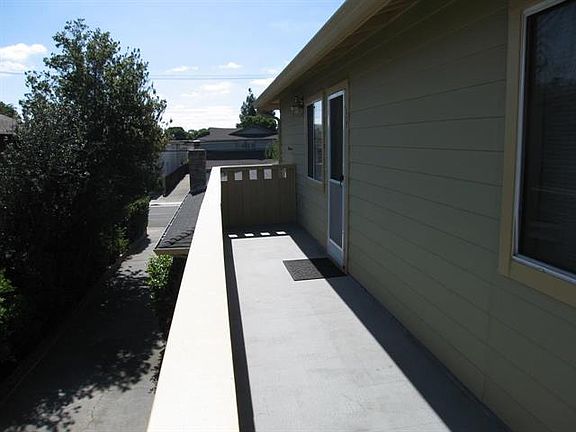 4th image of 50 Hobart Ave #54