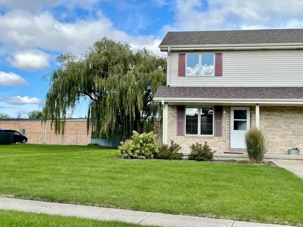 107 Colonial Pkwy Unit A, Yorkville, IL 60560