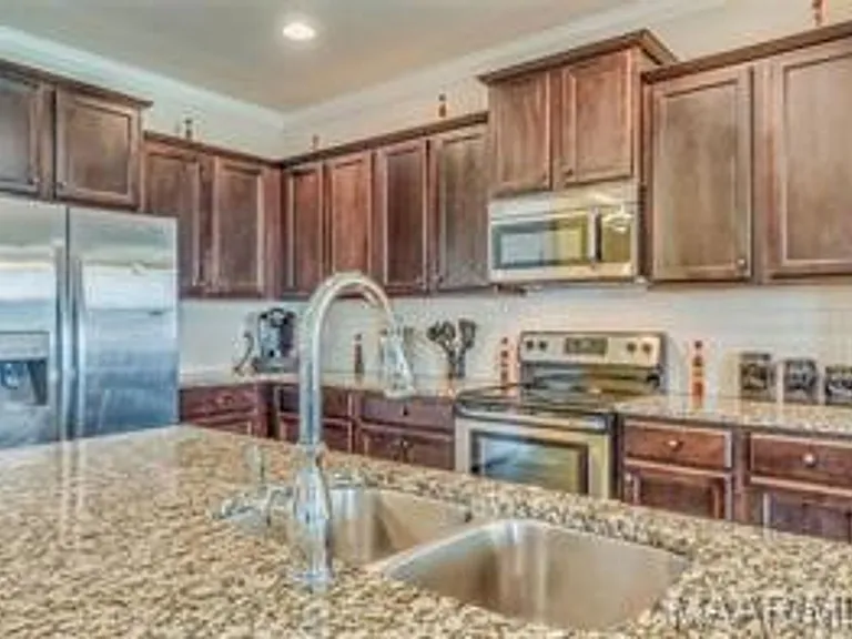 9319 Concord Park Dr — Photo 6