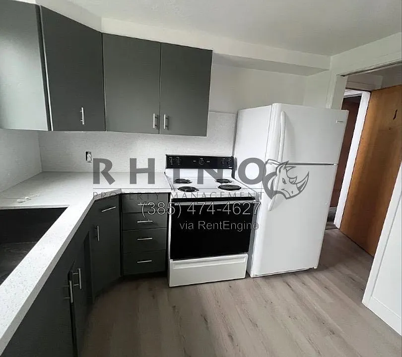 615 E Grand St #1