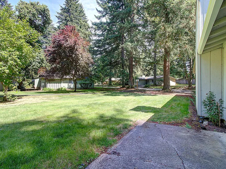 12516 NE 5th St — Photo 26